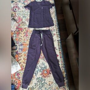 FIGS Purple jam scrub top and joggers XXS
